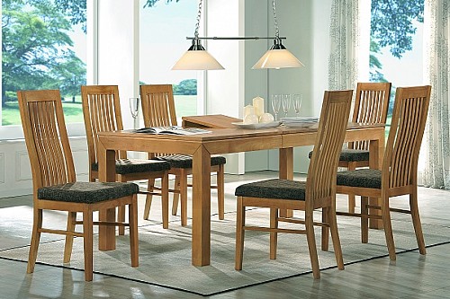 Jídelní set BRUNO stůl + LAURA židle 4ks  <span class="discount"><span style="color: red;"> SLEVA 46%</span></span>